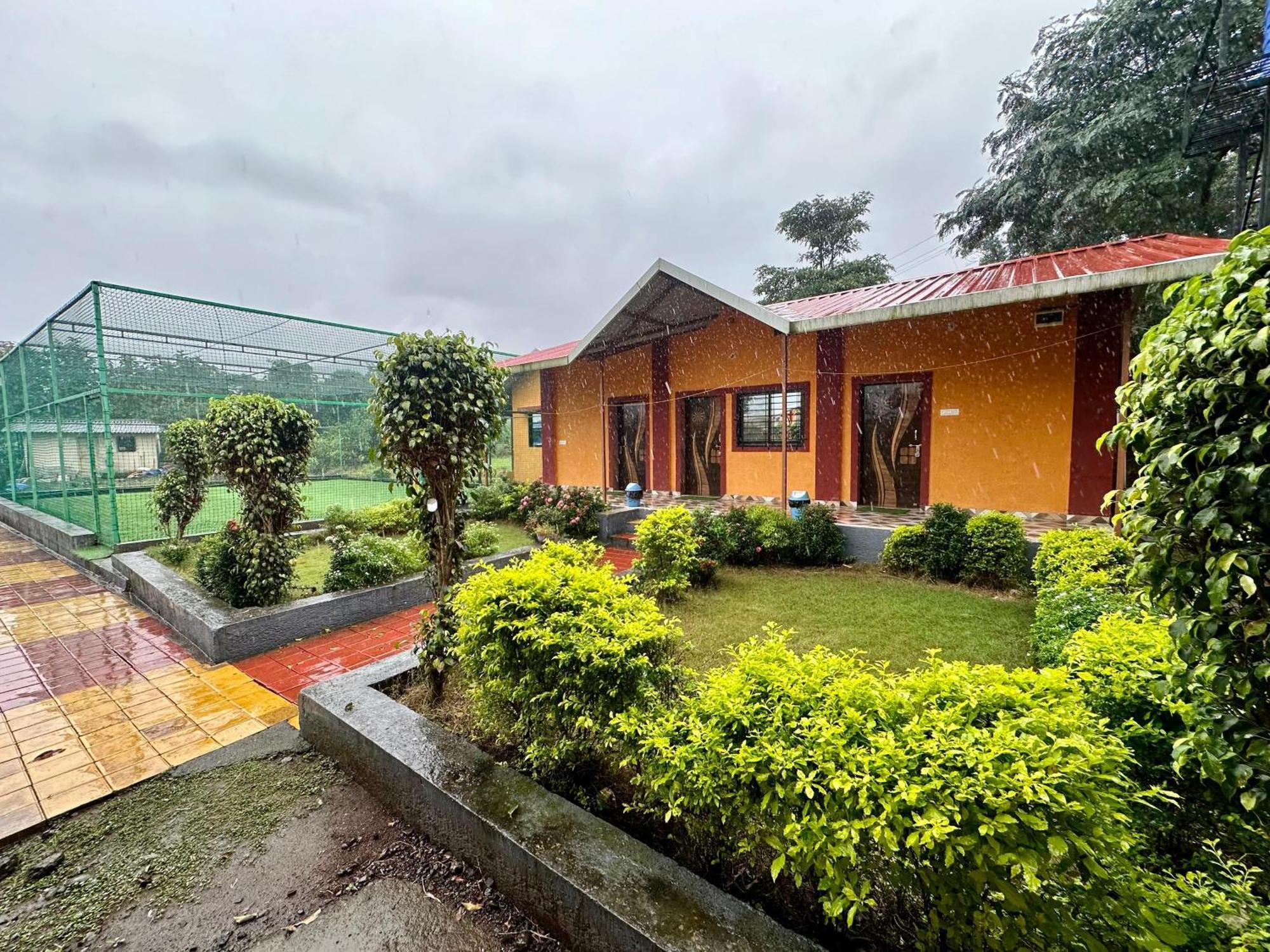 Karjat Ap Resort ภายนอก รูปภาพ